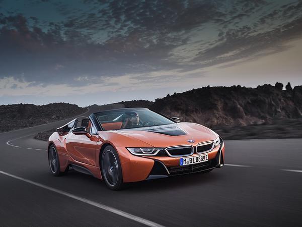 BMW i8 Roadster is officially unveiled alongside updated coupe BMW i8 Roadster is officially unveiled alongside updated coupe