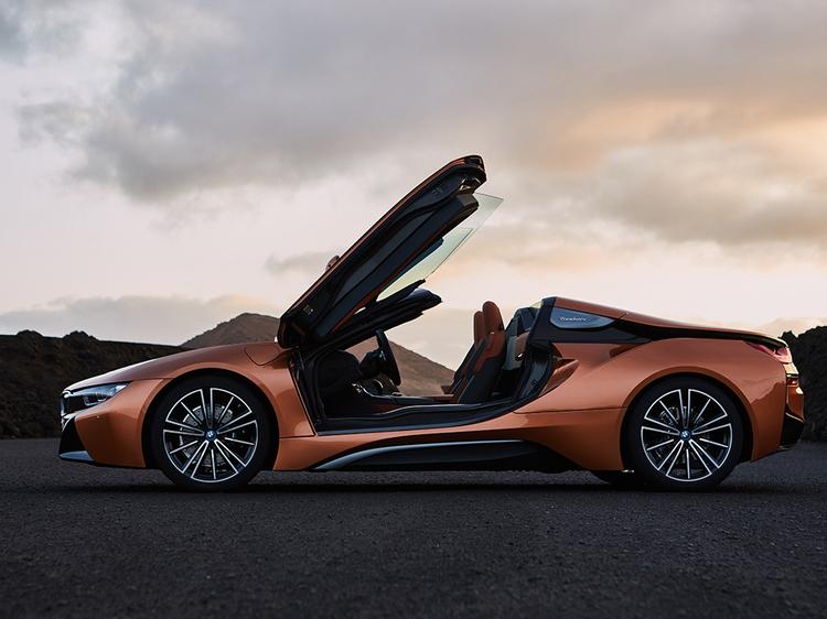 BMW i8 Roadster Drops in LA BMW i8 Roadster Drops in LA