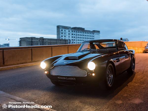 Aston Martin DB4