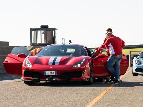 Ferrari 488 Pista Vs Mclaren 600lt Pistonheads